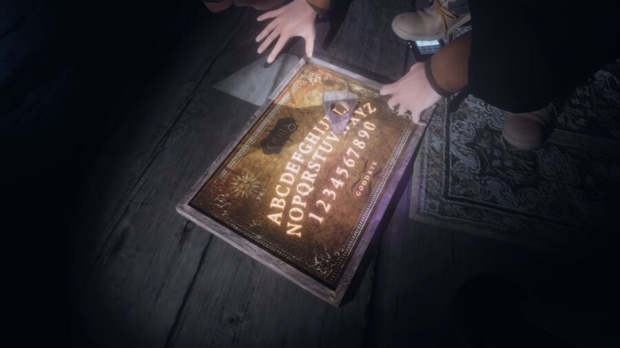 Tablero Ouija iluminado en Phasmophobia